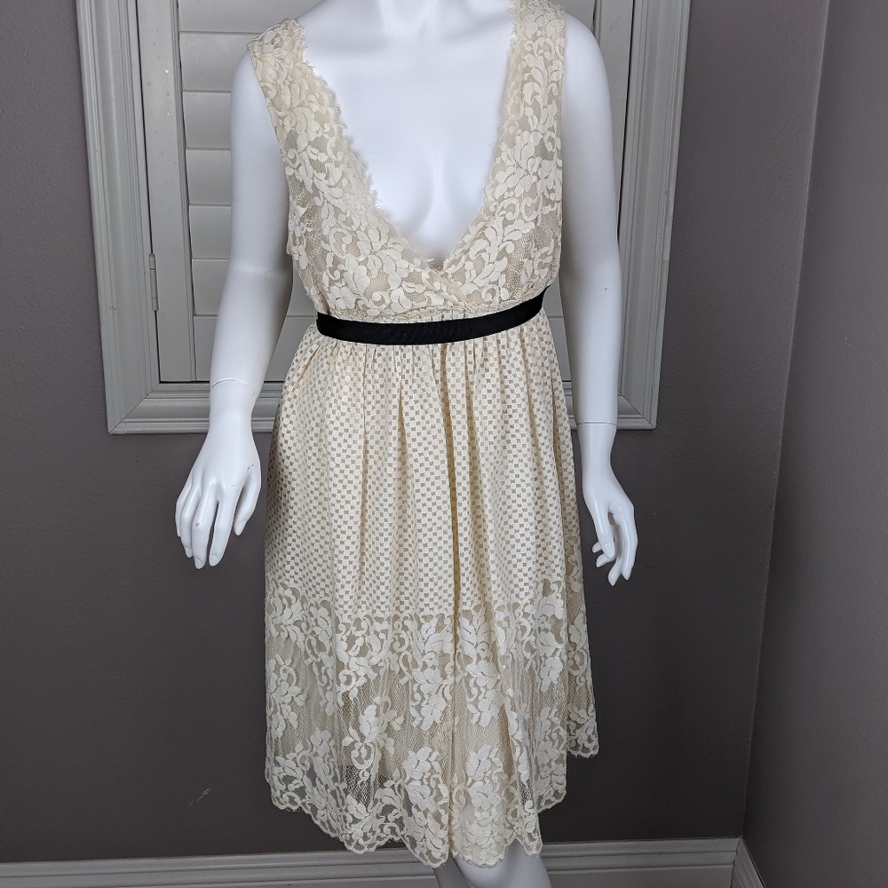 BCBGMAXAZRIA Lace Cocktail Dress